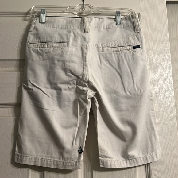 volcom faceted boy’s pale khaki off white shorts EUC - Picture 2 of 4